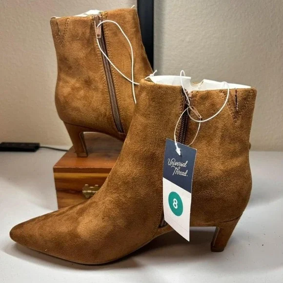 Universal Thread Womens 8 Brown Faux Suede Pointed Kitten Heel Ankle Boots NWT - Picture 1 of 6
